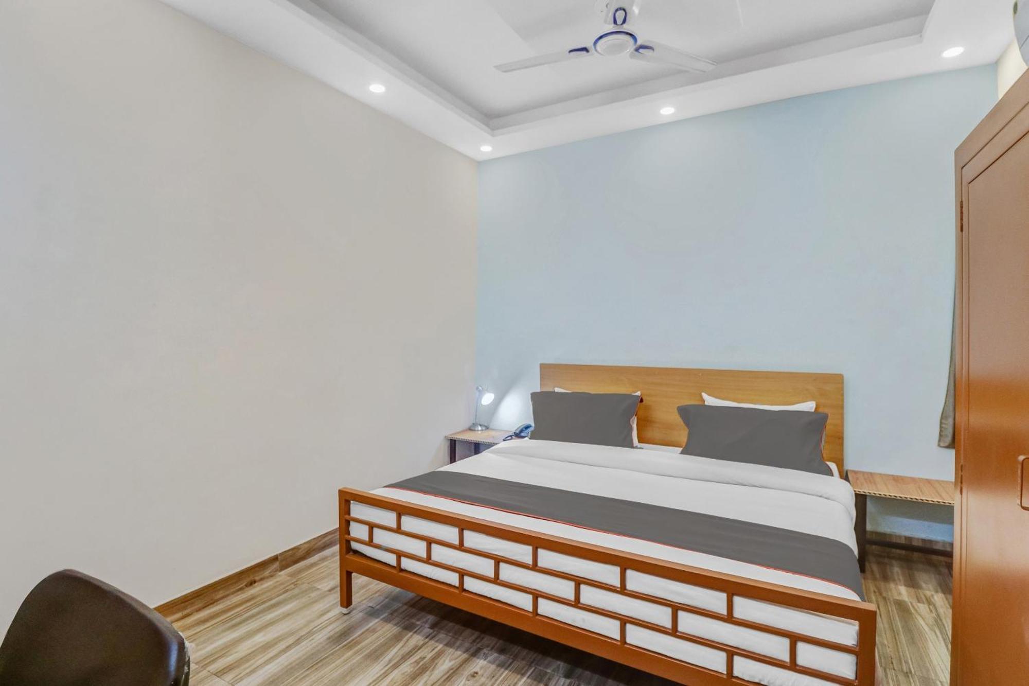 Super Capital O Moody Inn Δελχί Εξωτερικό φωτογραφία