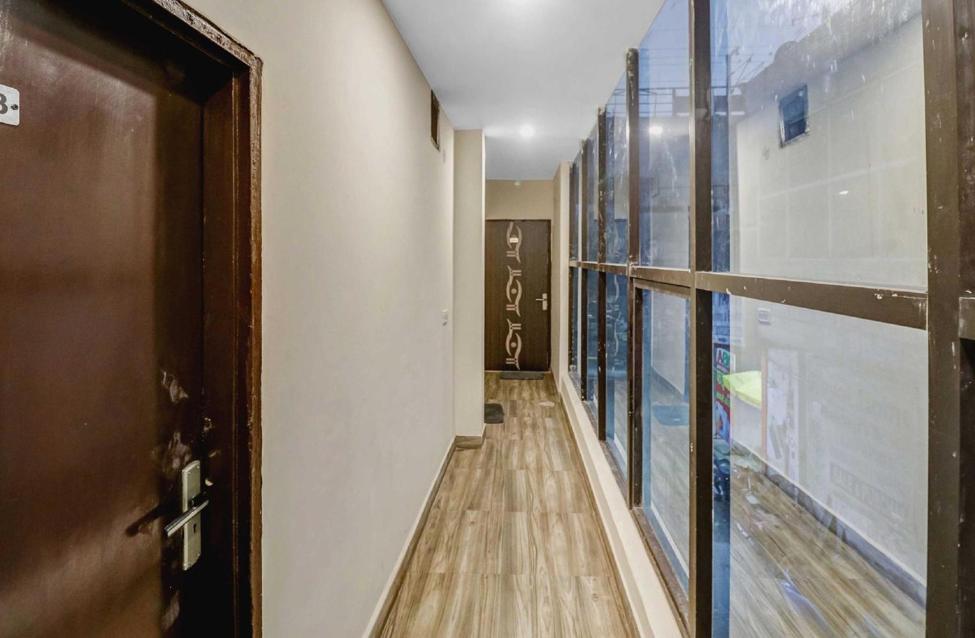 Super Capital O Moody Inn Δελχί Εξωτερικό φωτογραφία