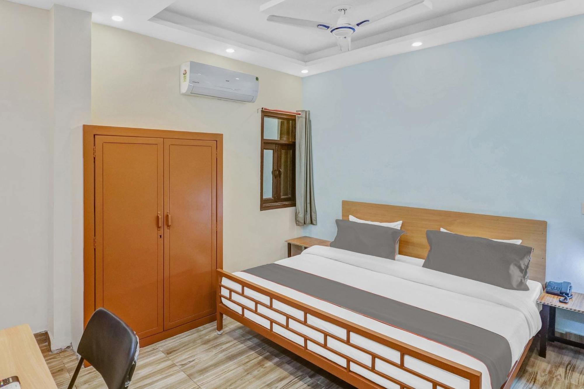 Super Capital O Moody Inn Δελχί Εξωτερικό φωτογραφία