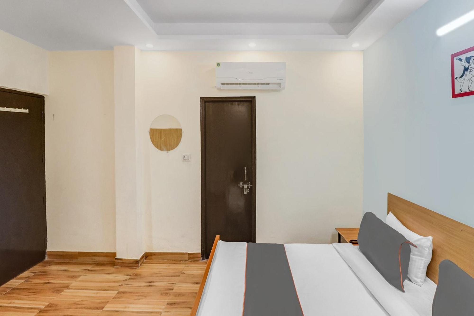 Super Capital O Moody Inn Δελχί Εξωτερικό φωτογραφία