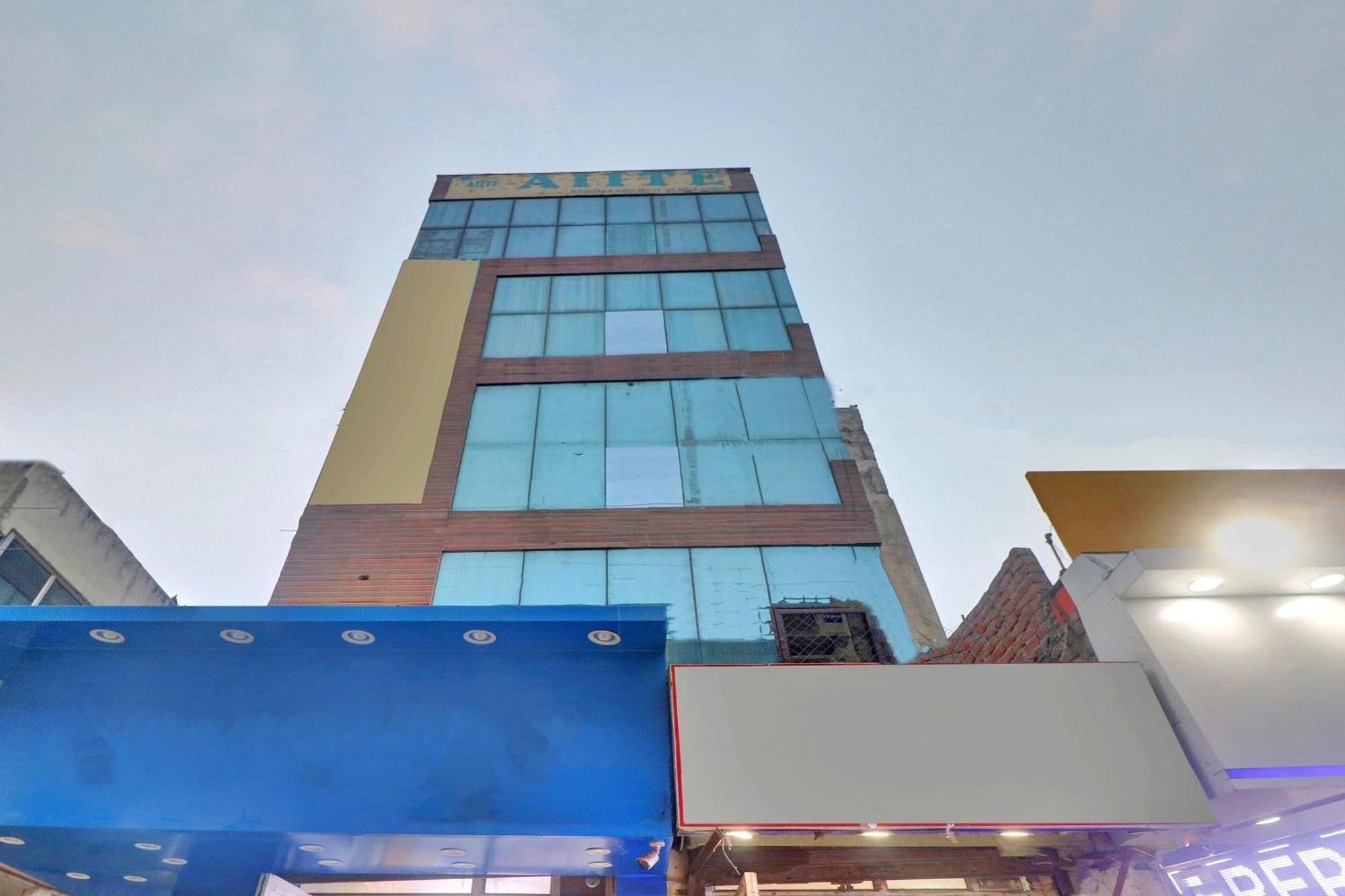 Super Capital O Moody Inn Δελχί Εξωτερικό φωτογραφία