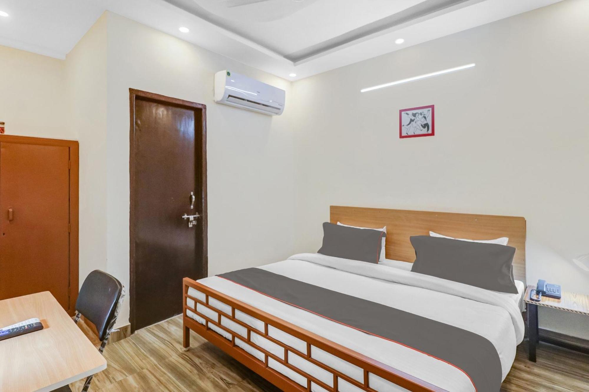 Super Capital O Moody Inn Δελχί Εξωτερικό φωτογραφία